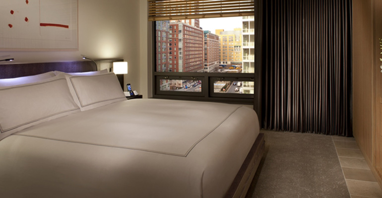 Resuinsa,  acaba de vestir las habitaciones del hotel de lujo Conrad Hotels & Resort situado en Manhattan
